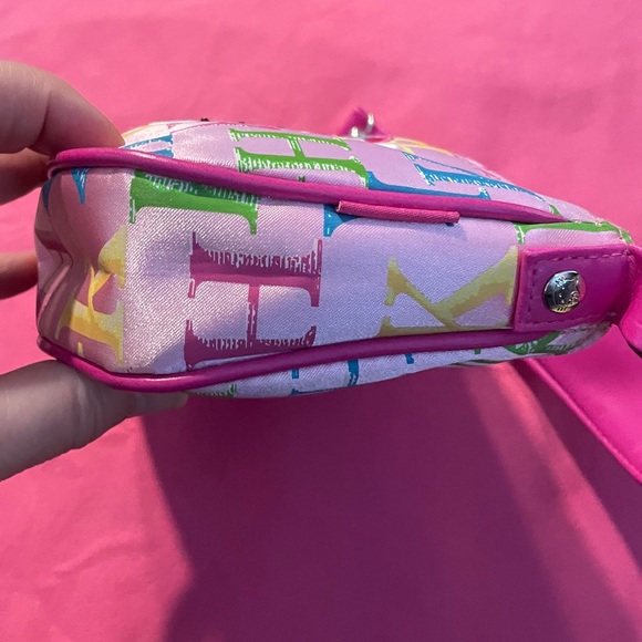 SANRIO 1976 2007 HELLO
KITTY Pink Shoulder Bag - Picture 6 of 9